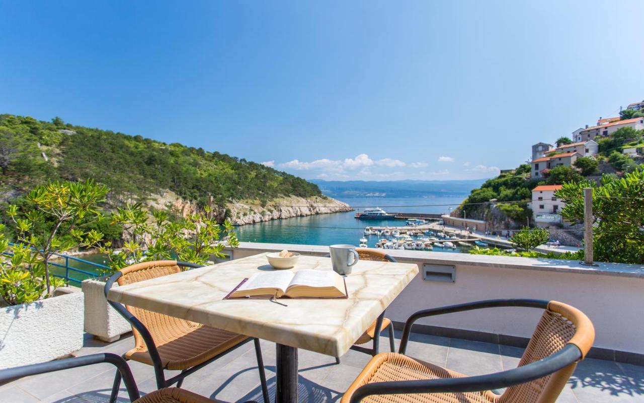 Seafront Apartment With Amazing Seaview Vrbnik  Ngoại thất bức ảnh